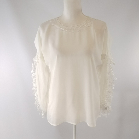 ✨3 for $30✨ White Split Sleeve Blouse NWOT - Picture 3 of 6